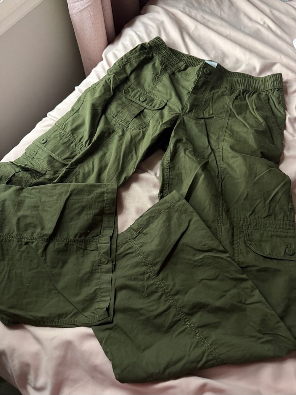 NWT!! Aritzia Army Green Utility Cargo Pants